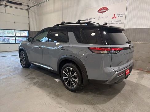 New 2026 Nissan Pathfinder Platinum image 7