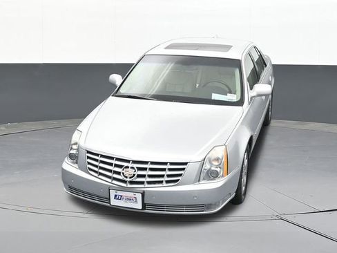 Used 2010 Cadillac DTS Luxury image 61