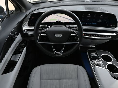 Used 2024 Cadillac Lyriq Luxury RWD image 10