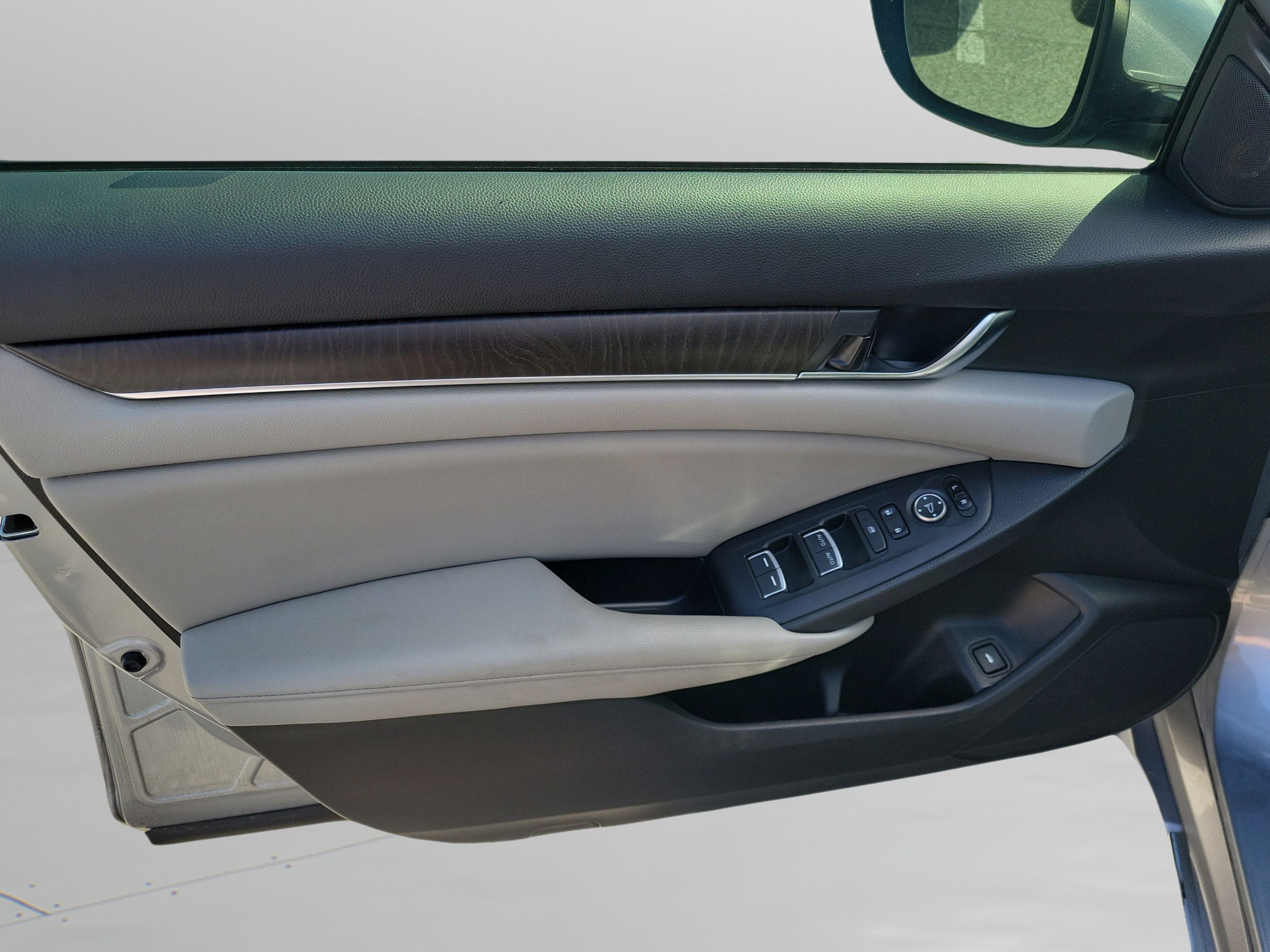 Used 2020 Honda Accord EX image 15