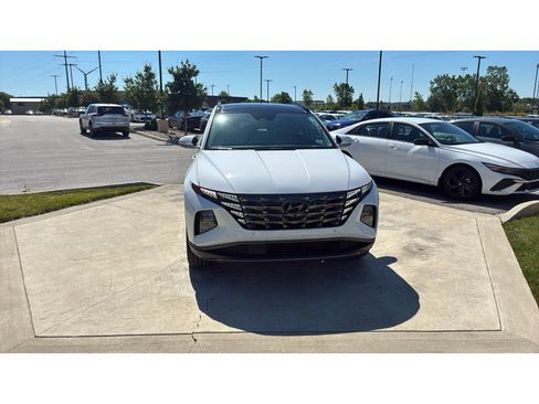 Certified 2024 Hyundai Tucson Limited AWD/4WD image 8