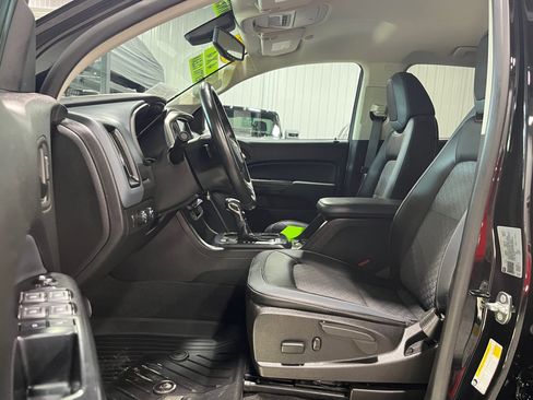 Certified 2022 Chevrolet Colorado Z71 w/ Z71 Midnight Edition image 13