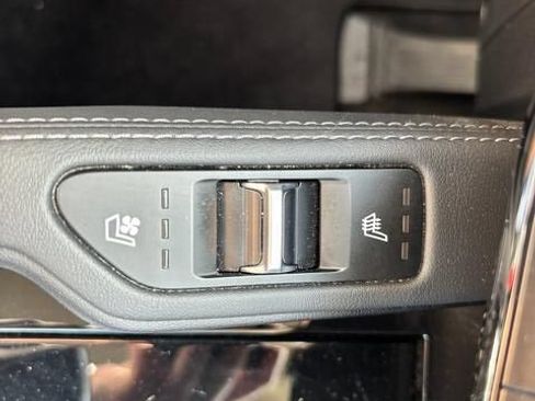 Used 2024 Kia Telluride EX w/ EX Captain's Chair Package AWD/4WD image 22