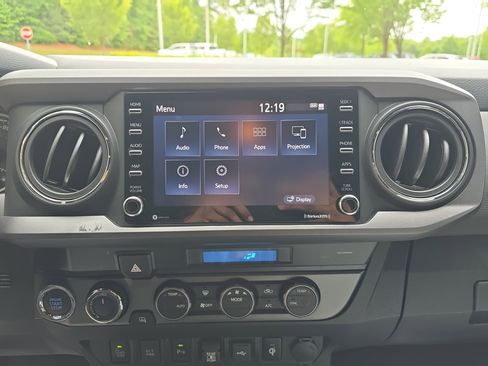 Used 2021 Toyota Tacoma TRD Sport w/ Technology Package AWD/4WD image 20
