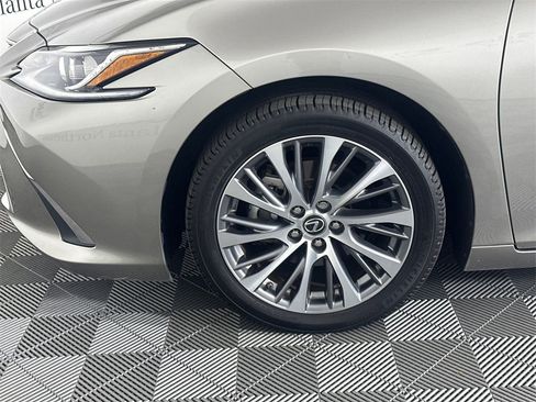 Used 2020 Lexus ES 300h w/ Premium Package image 11