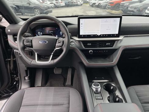 Used 2025 Ford Explorer ST-Line AWD/4WD image 5