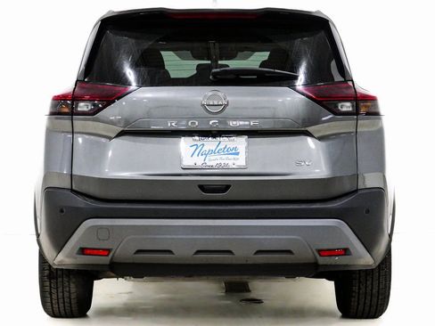 Used 2023 Nissan Rogue SV image 7