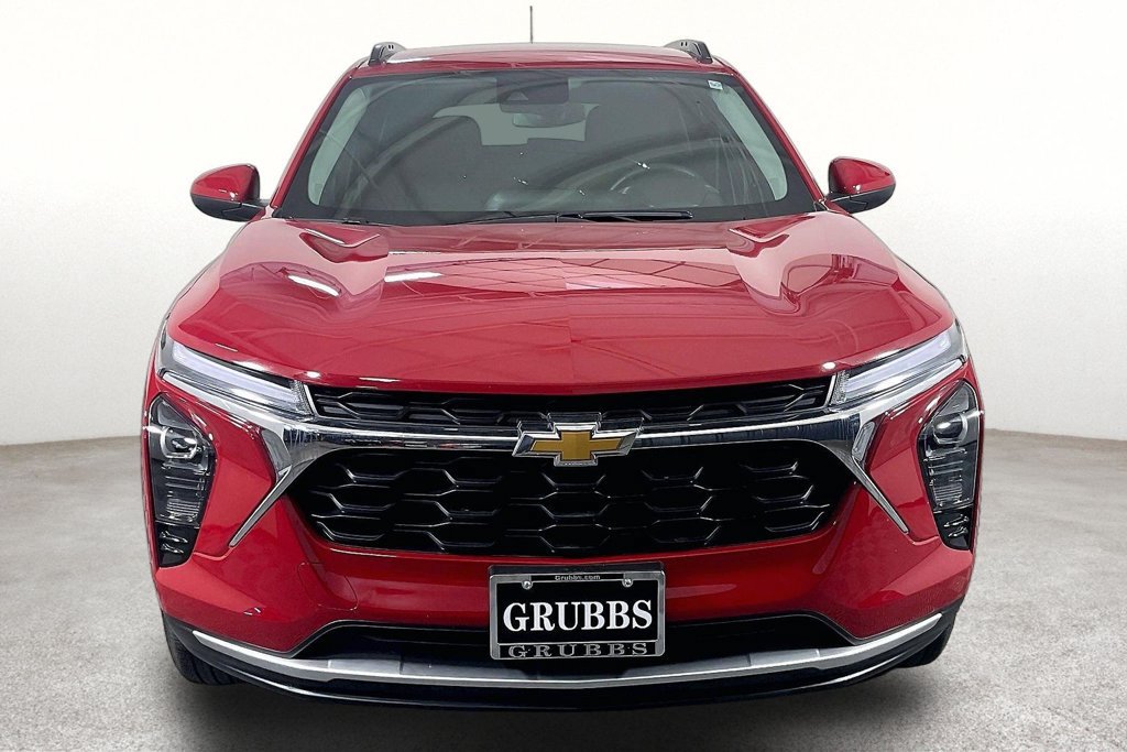 Used 2026 Chevrolet Trax LT w/ Driver Confidence Package FWD image 4