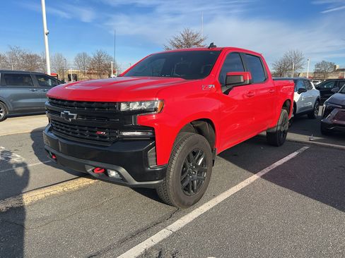 Used 2019 Chevrolet Silverado 1500 LT Trail Boss image 3