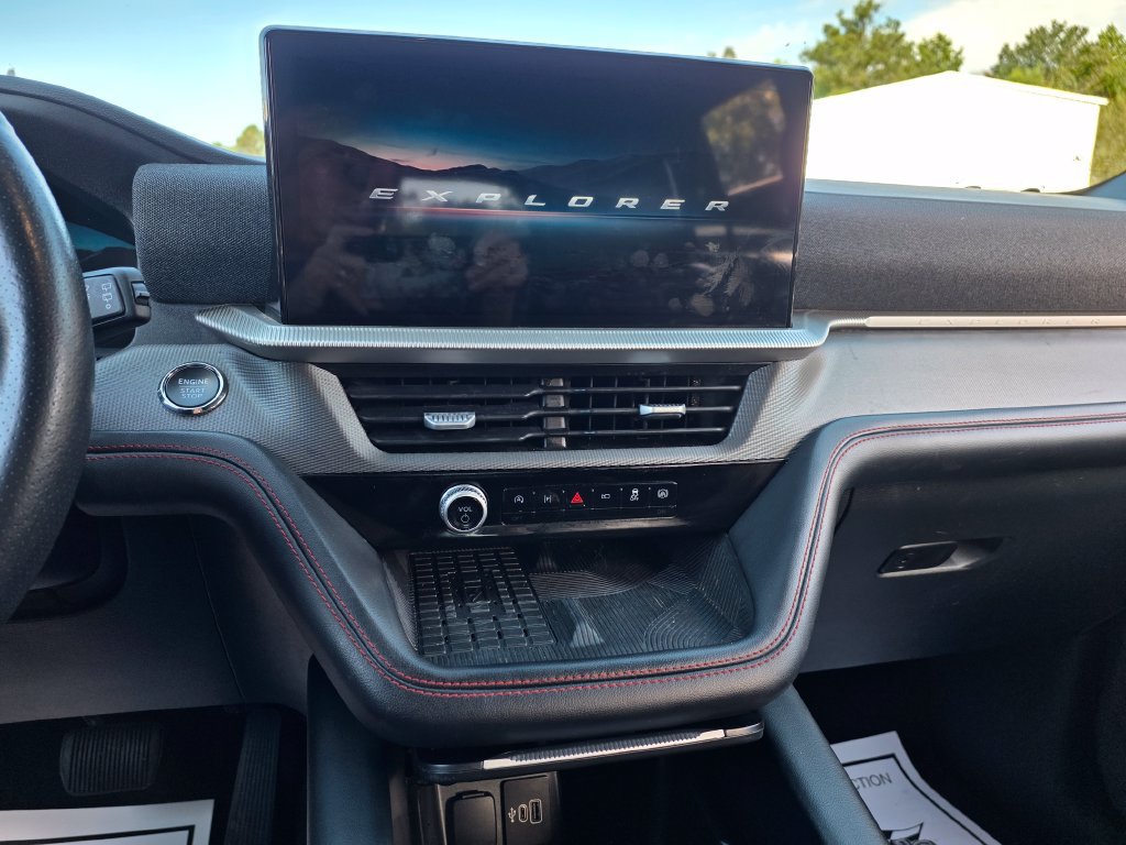 Used 2025 Ford Explorer ST-Line w/ Premium Package RWD image 31