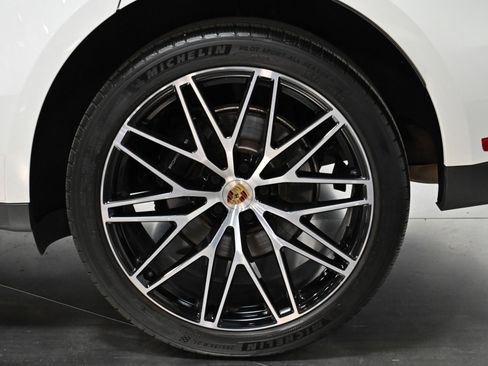 Used 2023 Porsche Macan image 49