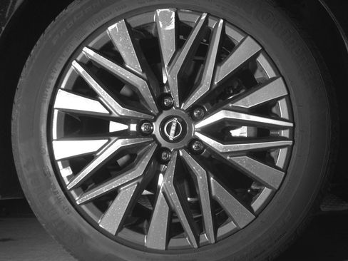 Used 2025 Nissan Altima 2.5 SV FWD image 13