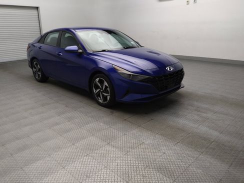 Used 2023 Hyundai Elantra SEL w/ Convenience Package FWD image 13