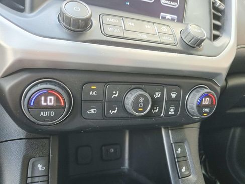 Used 2019 GMC Acadia SLT FWD image 28