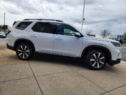 Used 2023 Honda Pilot Elite image 8