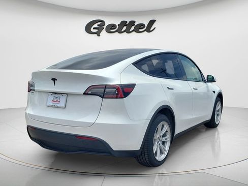Used 2023 Tesla Model Y Long Range AWD/4WD image 5
