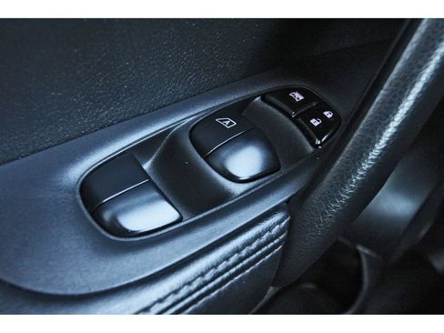 Used 2022 Nissan Rogue Sport SV w/ Technology Package image 23