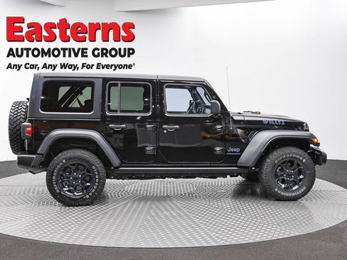 Used 2023 Jeep Wrangler Unlimited w/ Convenience Group AWD/4WD image 4