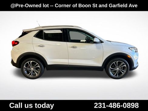 Used 2020 Buick Encore GX Essence w/ Advanced Technology Package AWD/4WD image 6