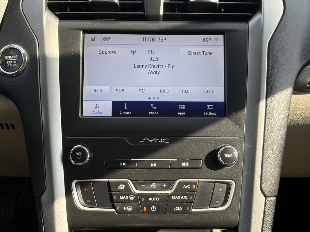 Used 2020 Ford Fusion SE FWD image 17