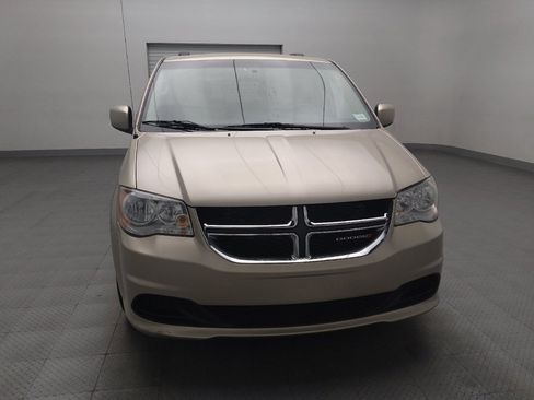 Used 2014 Dodge Grand Caravan SXT image 14