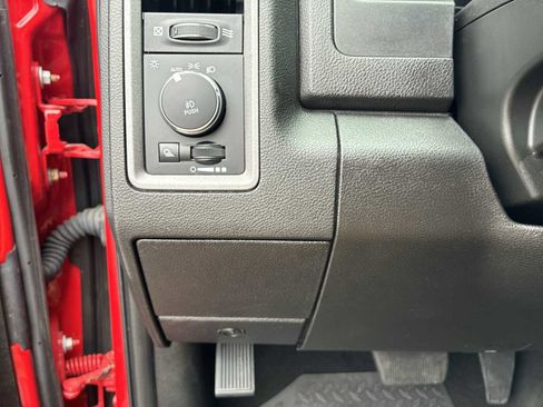 Used 2022 RAM 1500 Express w/ Wheel & Sound Group image 17