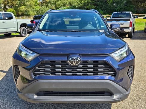 Used 2025 Toyota RAV4 XLE AWD/4WD image 9