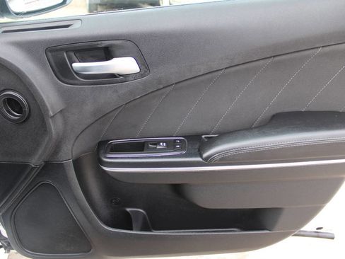 Used 2016 Dodge Charger SXT image 7