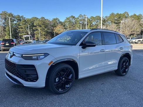 New 2026 Volkswagen Tiguan SE R-Line image 26