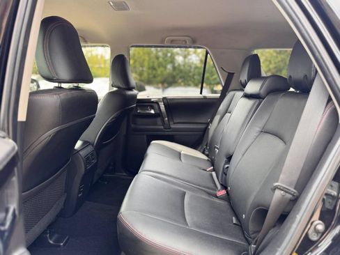 Used 2018 Toyota 4Runner TRD Off-Road Premium AWD/4WD image 19
