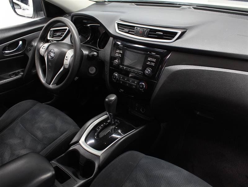 Used 2016 Nissan Rogue S AWD/4WD image 10
