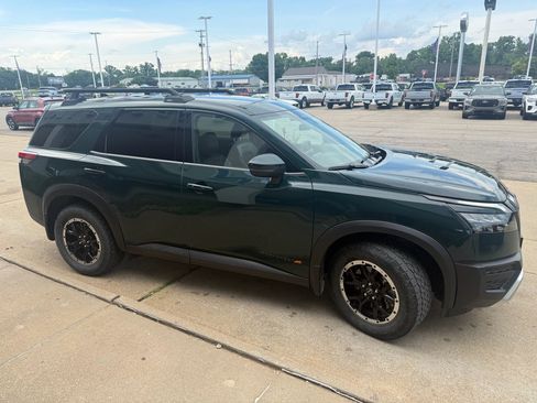 Used 2024 Nissan Pathfinder Rock Creek AWD/4WD image 4