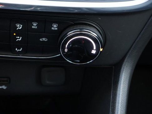 Certified 2024 Buick Encore GX Preferred FWD image 28