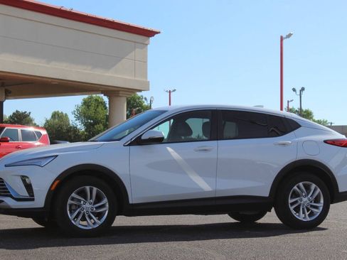 Used 2025 Buick Envista Preferred FWD image 6
