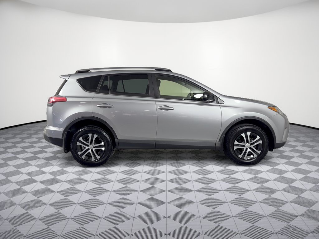 Used 2018 Toyota RAV4 LE w/ Carpet Mat Package AWD/4WD image 8