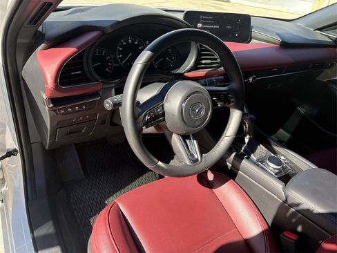 Used 2025 MAZDA MAZDA3 Hatchback w/ Appearance Package image 14