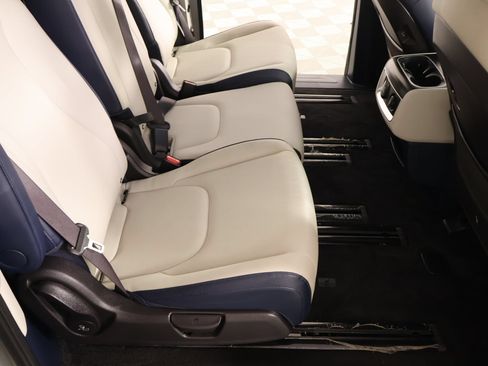 Used 2025 Kia Carnival SX FWD image 15