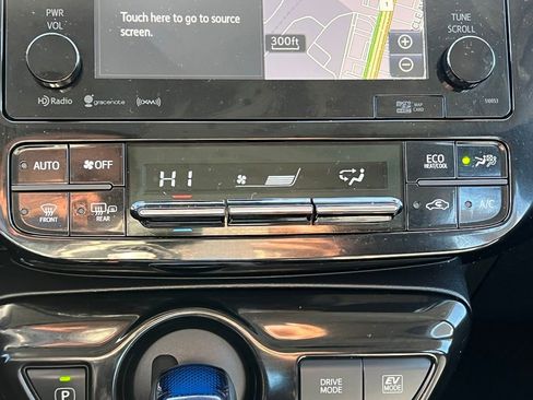 Used 2016 Toyota Prius Three Touring image 19