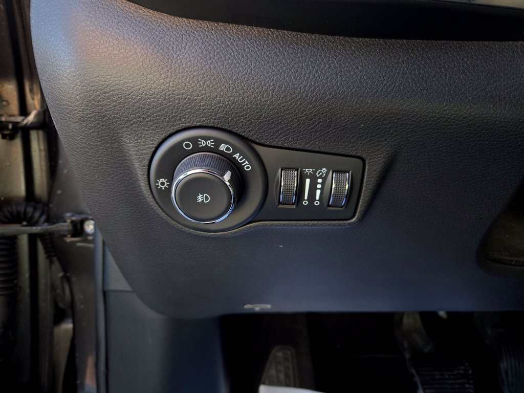 Used 2023 Jeep Compass Limited AWD/4WD image 14
