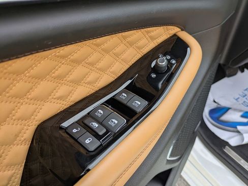 Used 2024 Jeep Grand Cherokee Summit image 13