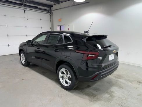 New 2026 Chevrolet Trax LS image 5