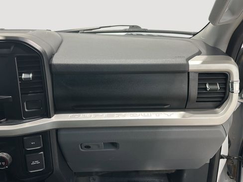 Used 2023 Ford F250 XLT w/ FX4 Off-Road Package AWD/4WD image 23