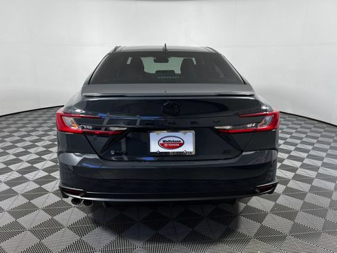 Used 2025 Toyota Camry SE w/ Convenience Package FWD image 6