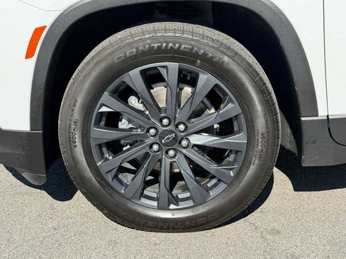 Used 2023 Chevrolet Traverse RS AWD/4WD image 38