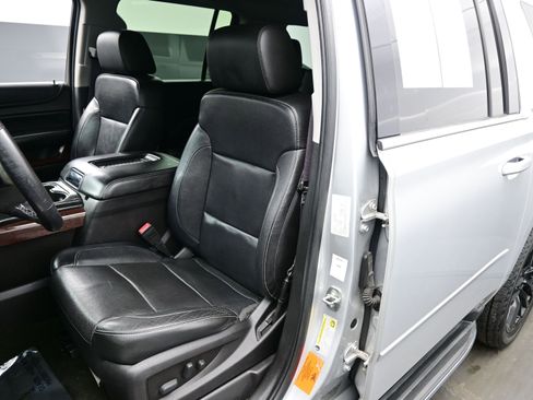 Used 2016 GMC Yukon XL SLT image 11