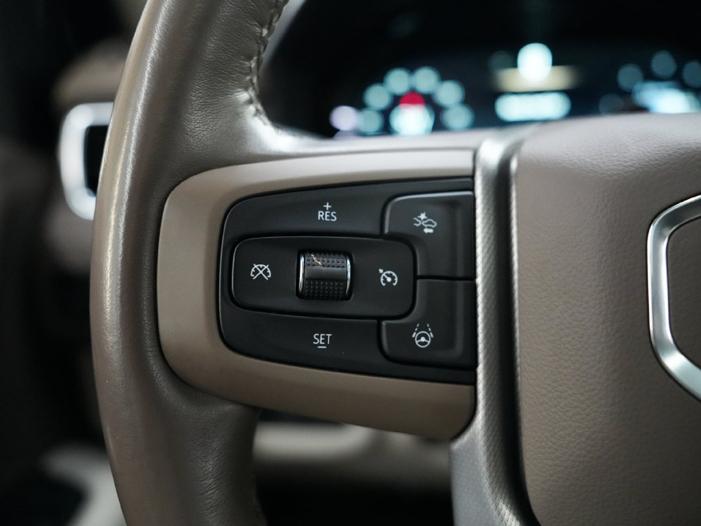 Used 2023 GMC Yukon XL Denali w/ Advanced Technology Package AWD/4WD image 23