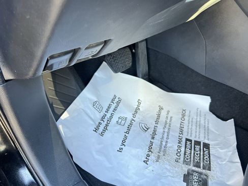 Used 2022 Toyota RAV4 XLE image 17