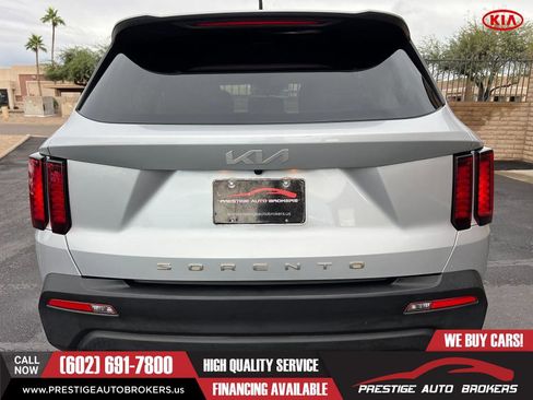 Used 2022 Kia Sorento LX image 14