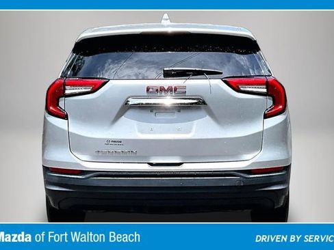 Used 2022 GMC Terrain SLE FWD image 6
