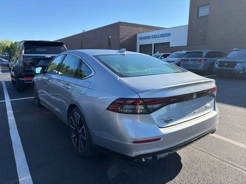 Used 2023 Honda Accord Touring image 2